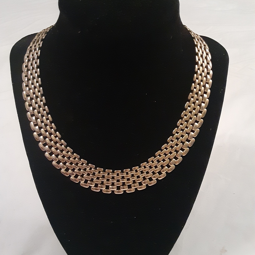 Elegant Gold-Tone Necklace